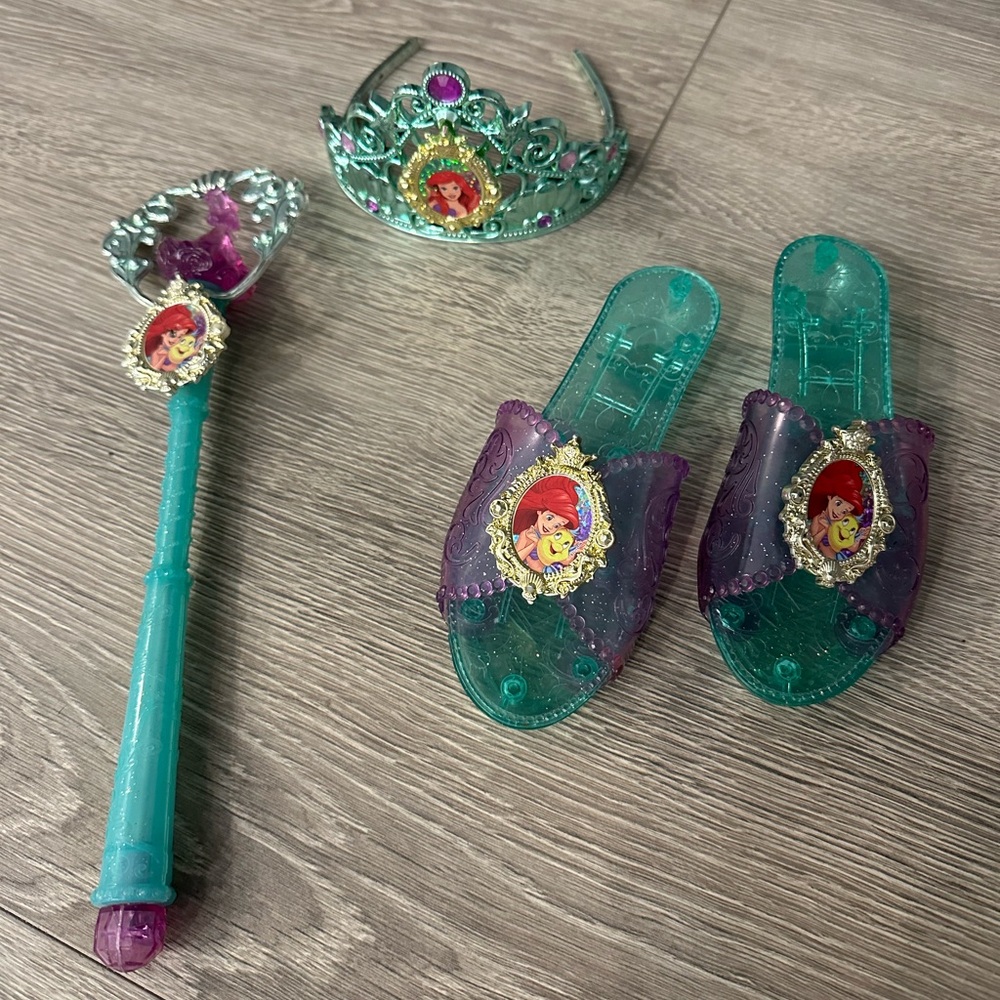 Disney Princess Ariel Girls Dress Up Tiara Crown Shoes Staff Rod Wand Ages 1-4 - Picture 3 of 9